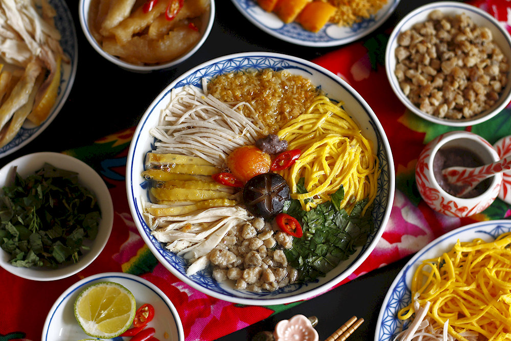 Bun Thang is known with fresh ingredients and excellent broth